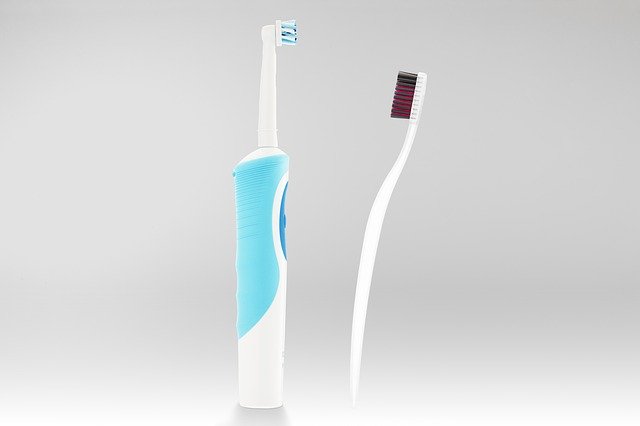 cepillo de dientes eléctrico o manual